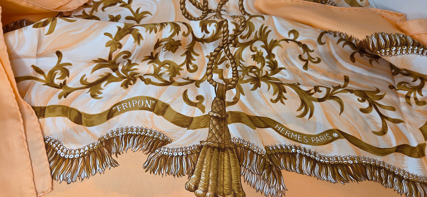 Carré Hermès en twill de soie "Fripon"