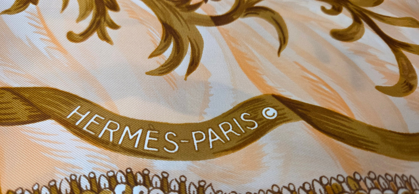 Carré Hermès en twill de soie "Fripon"