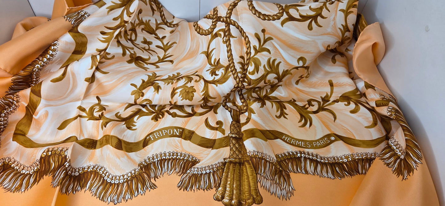 Carré Hermès en twill de soie "Fripon"