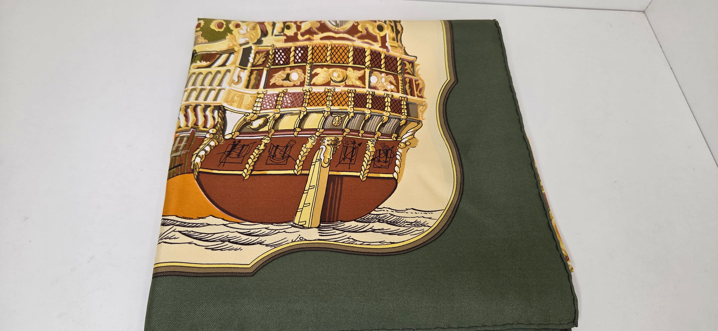 Carré Hermès en twill de soie "Grande Marine"