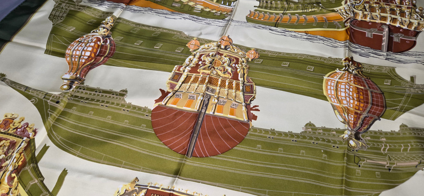 Carré Hermès en twill de soie "Grande Marine"
