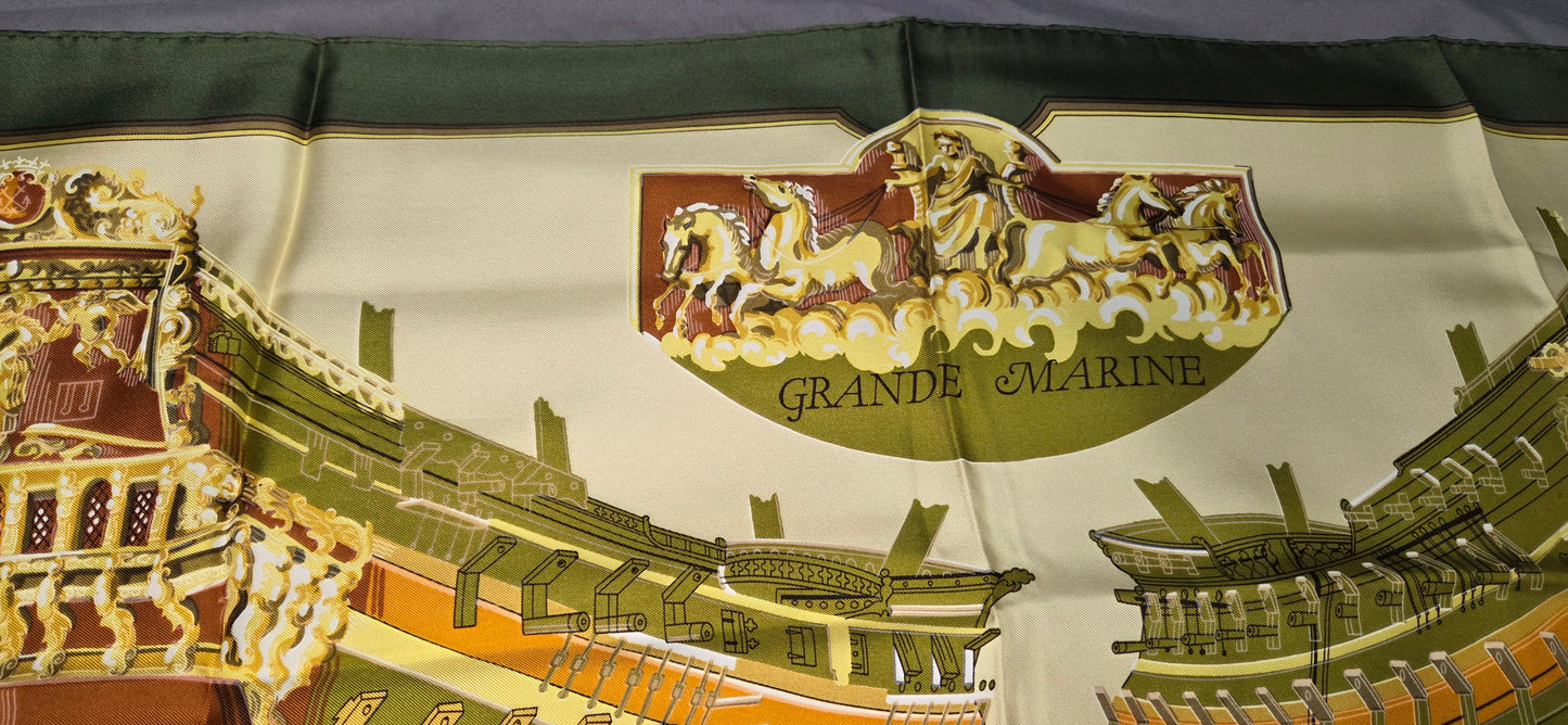 Carré Hermès en twill de soie "Grande Marine"