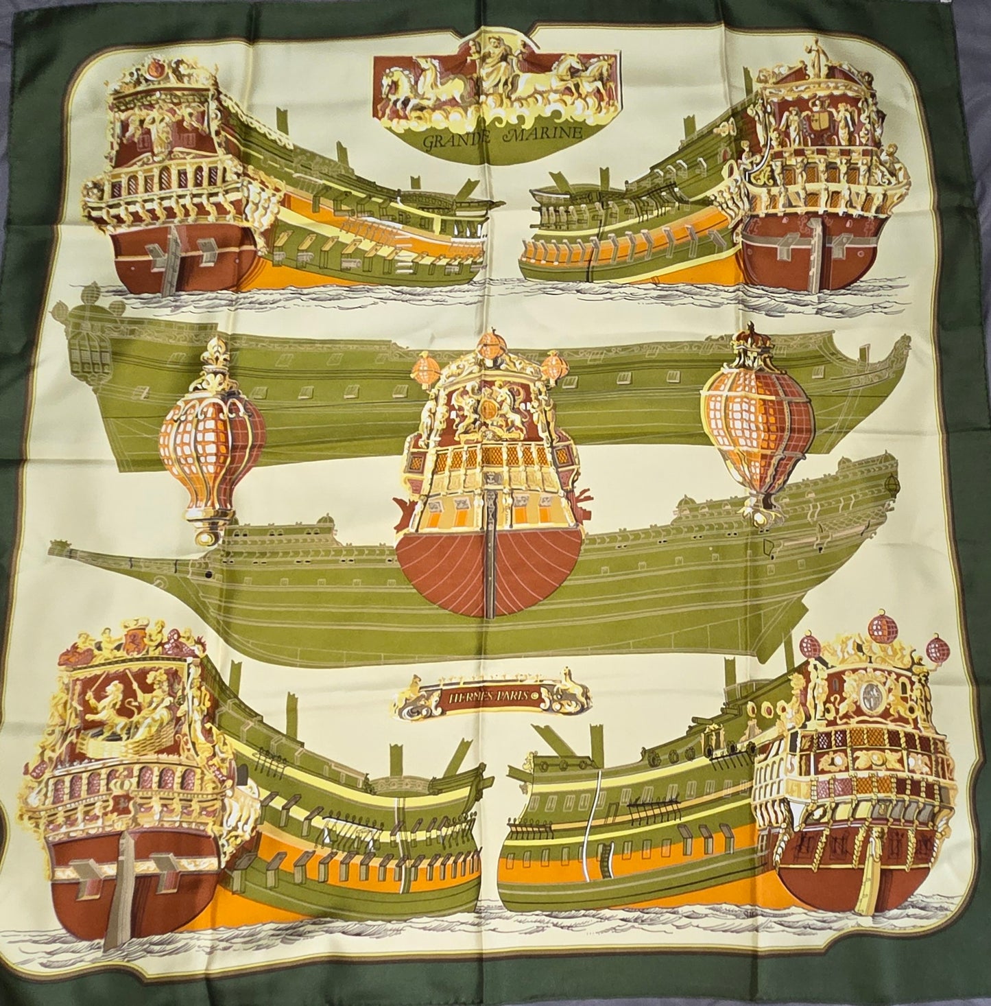 Carré Hermès en twill de soie "Grande Marine"