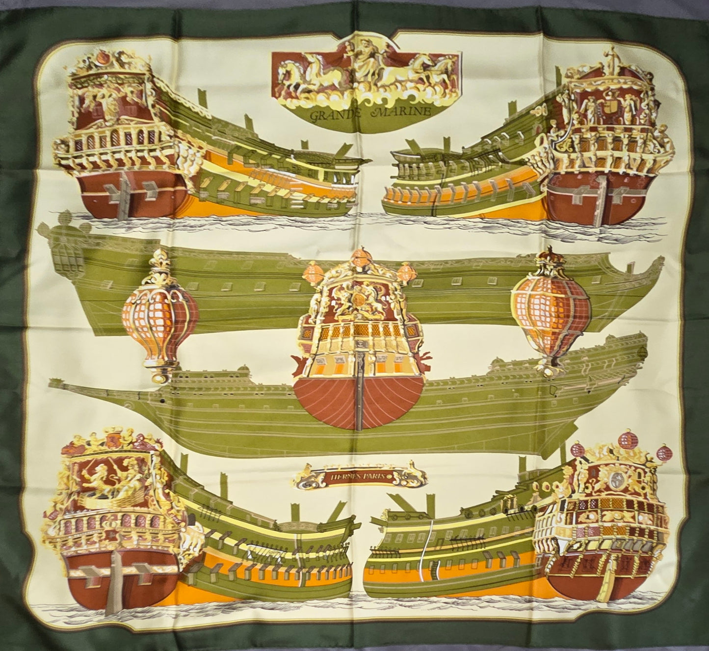 Carré Hermès en twill de soie "Grande Marine"