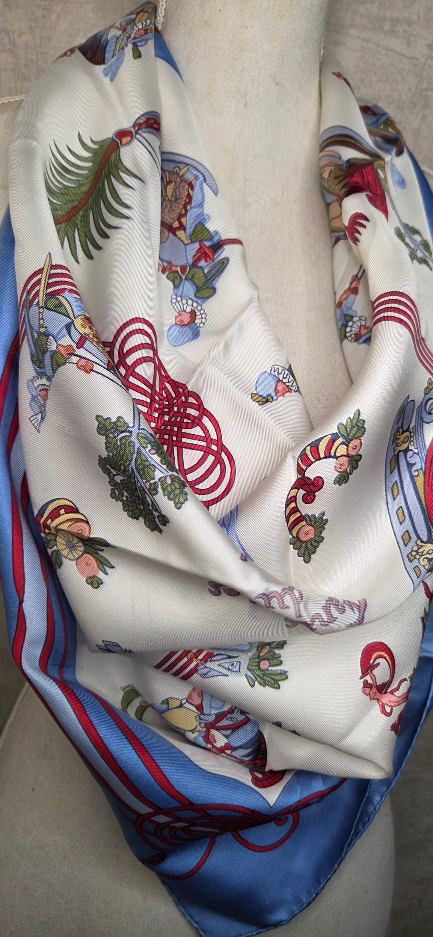 Carré Hermès en twill de soie "Les Fantaisies du Roy "