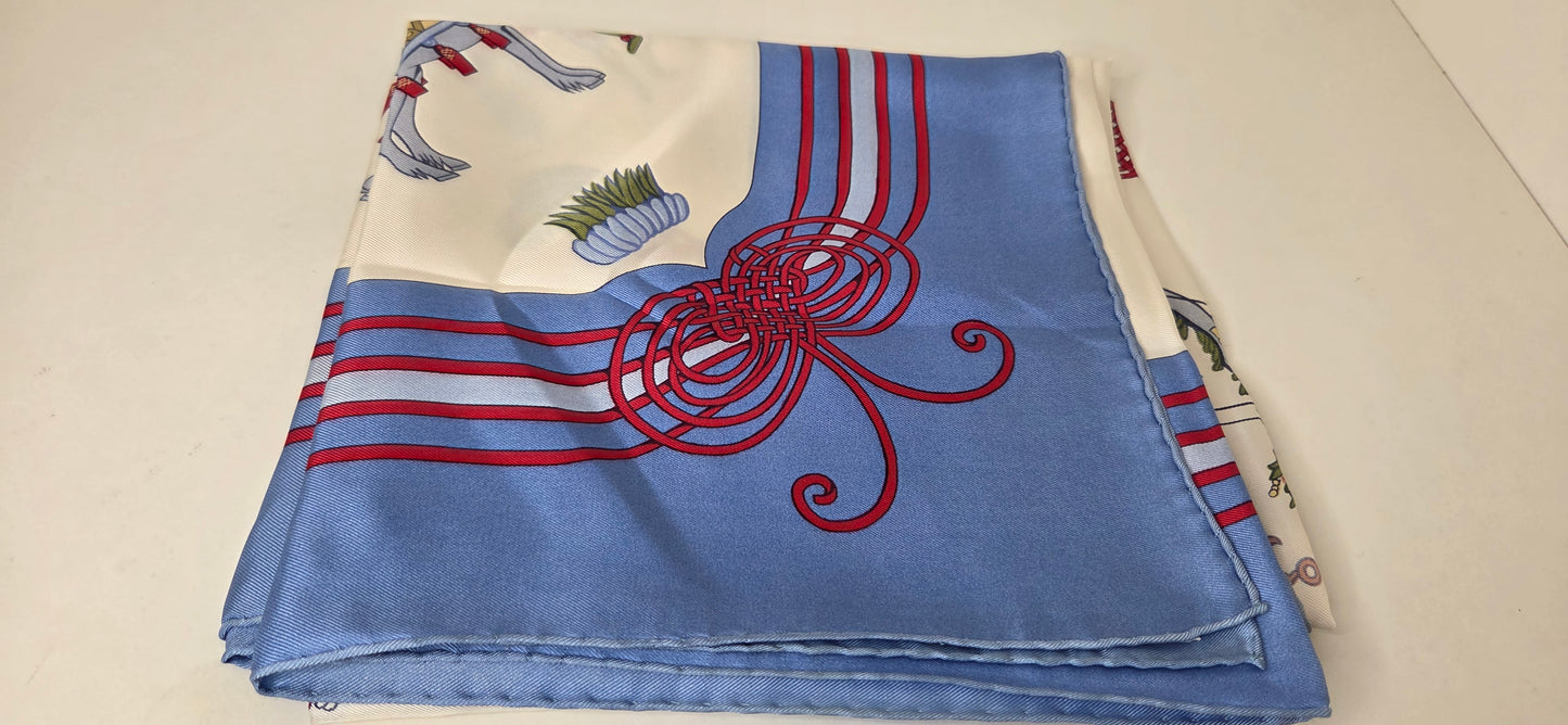 Carré Hermès en twill de soie "Les Fantaisies du Roy "