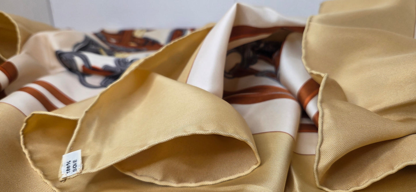 Carré Hermès en twill de soie "Brides de Gala "