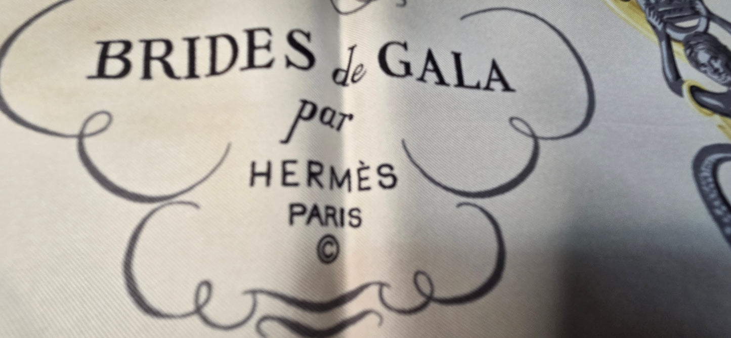 Carré Hermès en twill de soie "Brides de Gala "