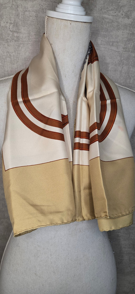 Carré Hermès en twill de soie "Brides de Gala "