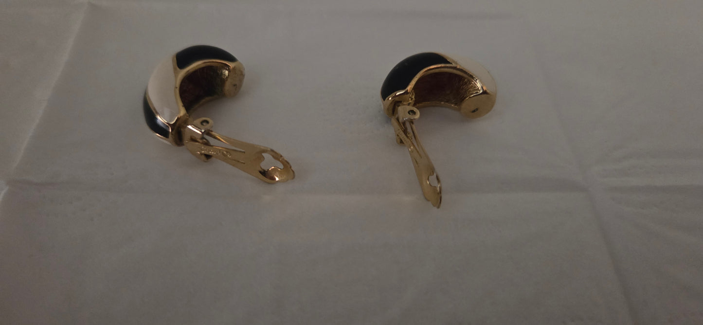 Grossé Earrings ( Clips D'oreilles) Circa 1960