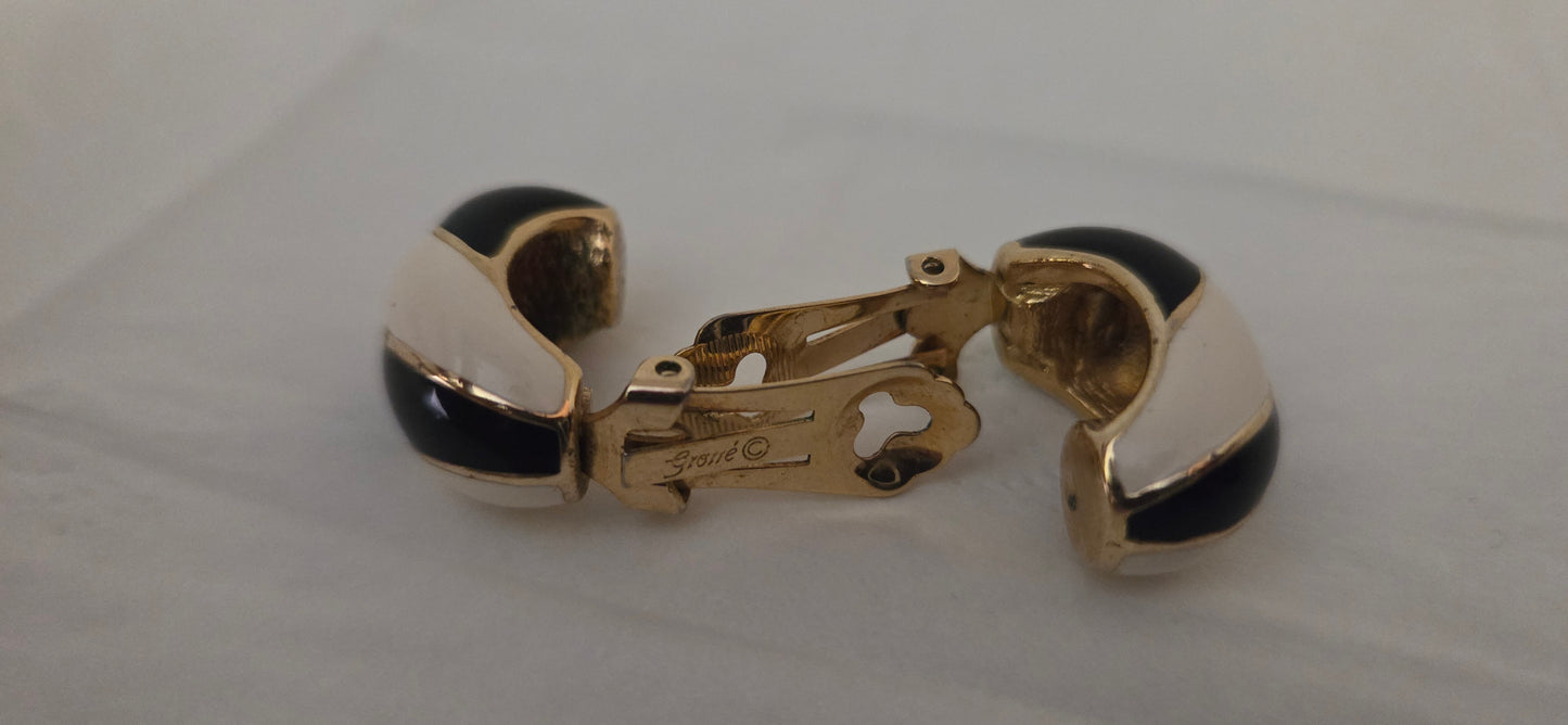 Grossé Earrings ( Clips D'oreilles) Circa 1960