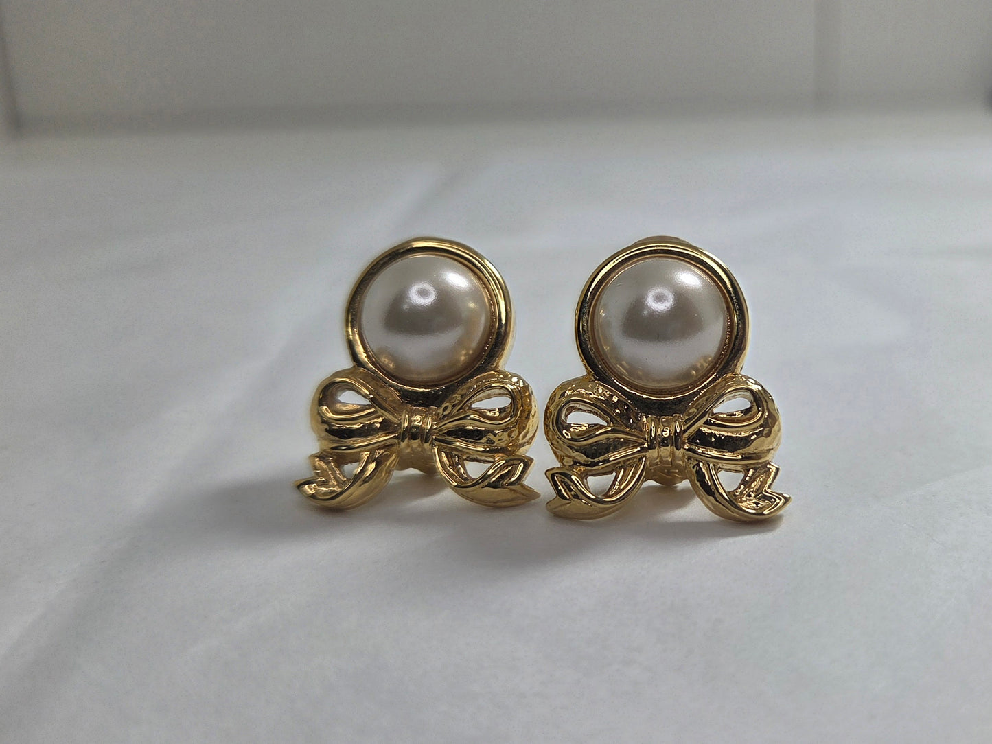Nina Ricci Vintage Excellent Clips Earrings