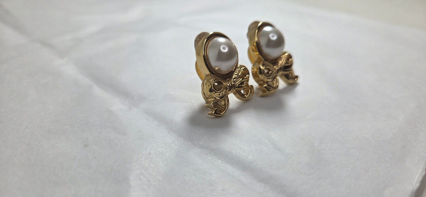 Nina Ricci Vintage Excellent Clips Earrings