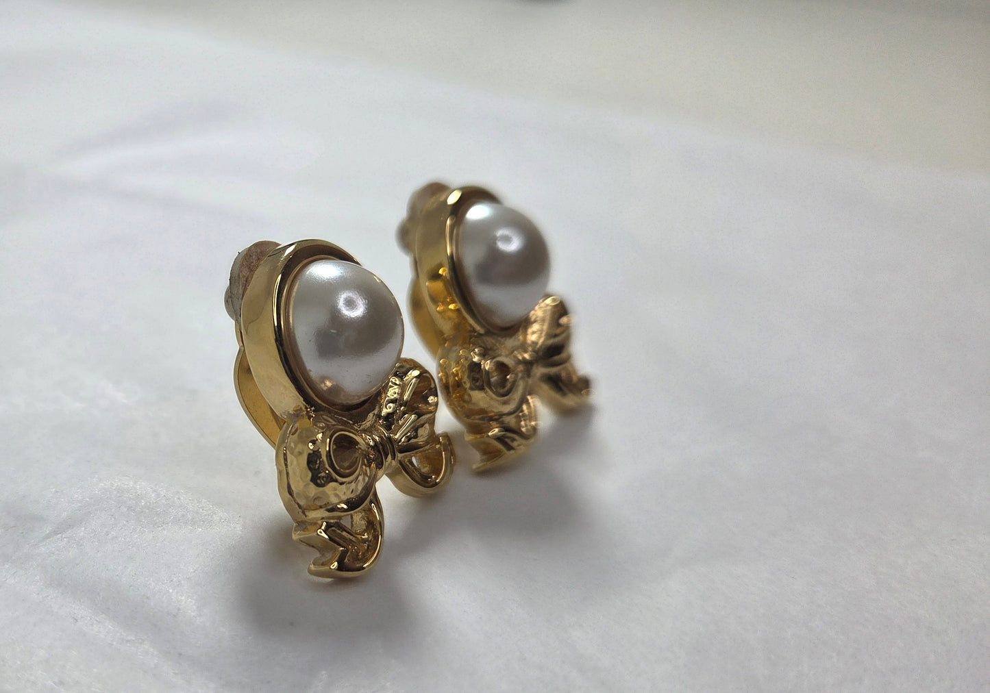 Nina Ricci Vintage Excellent Clips Earrings