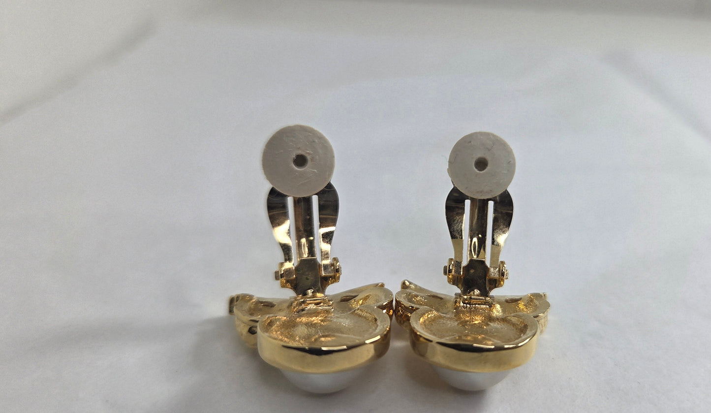 Nina Ricci Vintage Excellent Clips Earrings