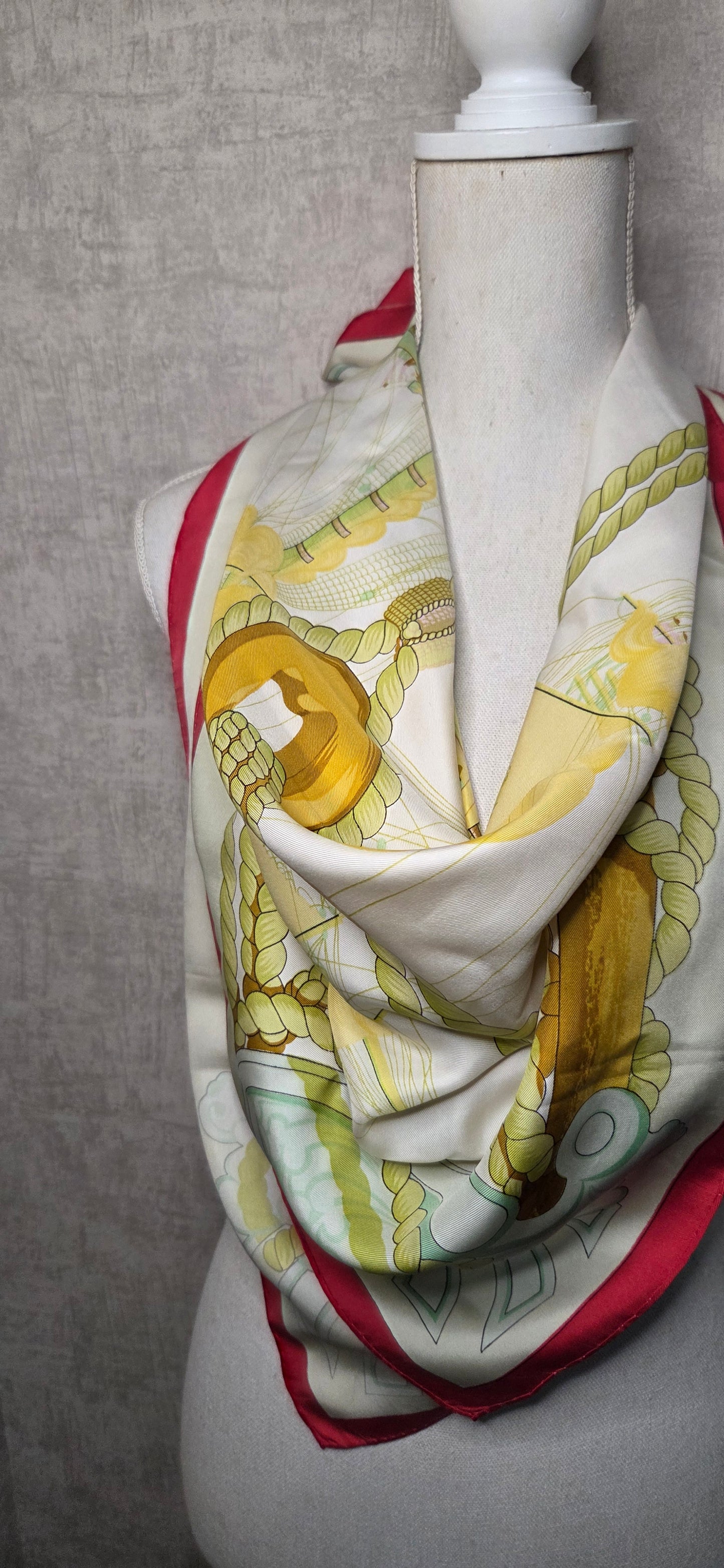 Carré Hermès en twill de soie intitulé "Tribord "