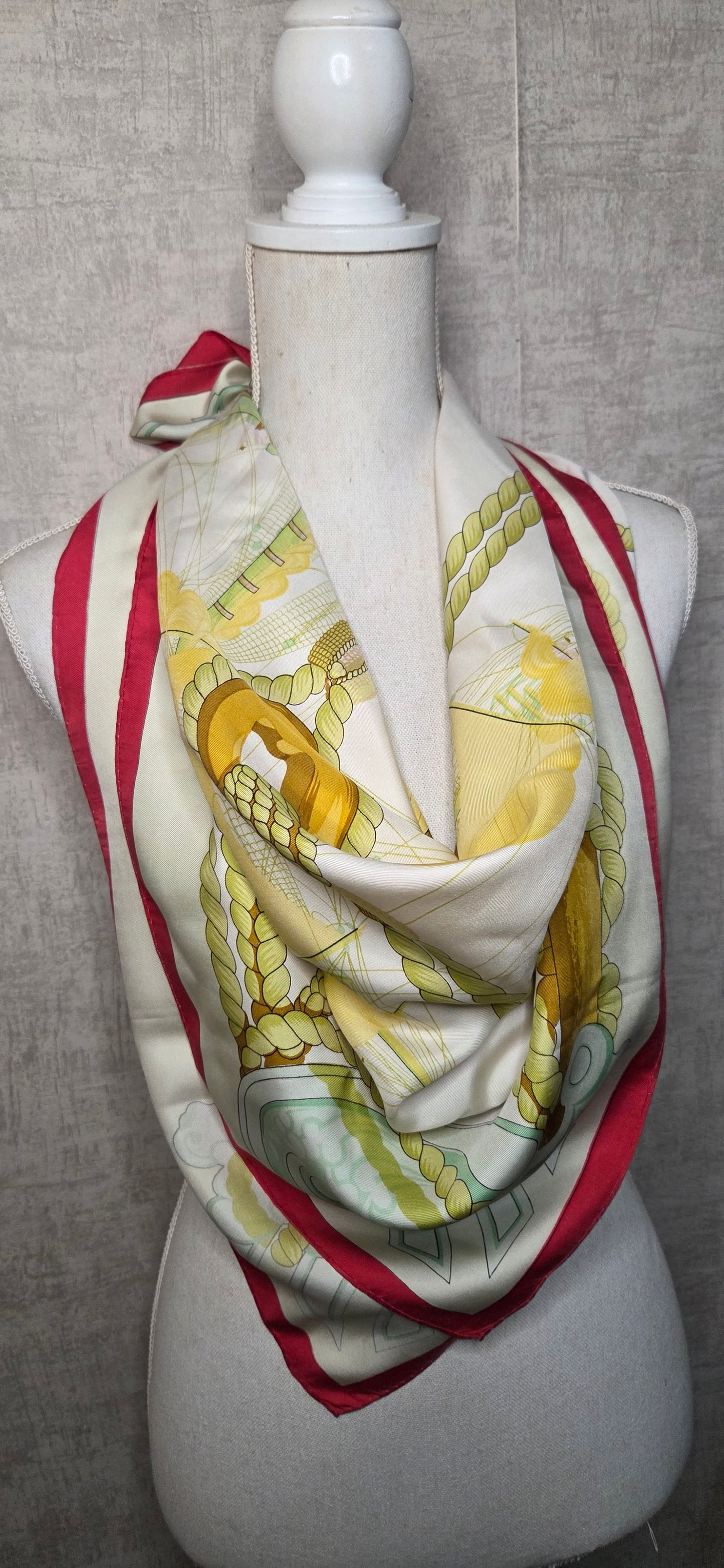 Carré Hermès en twill de soie intitulé "Tribord "