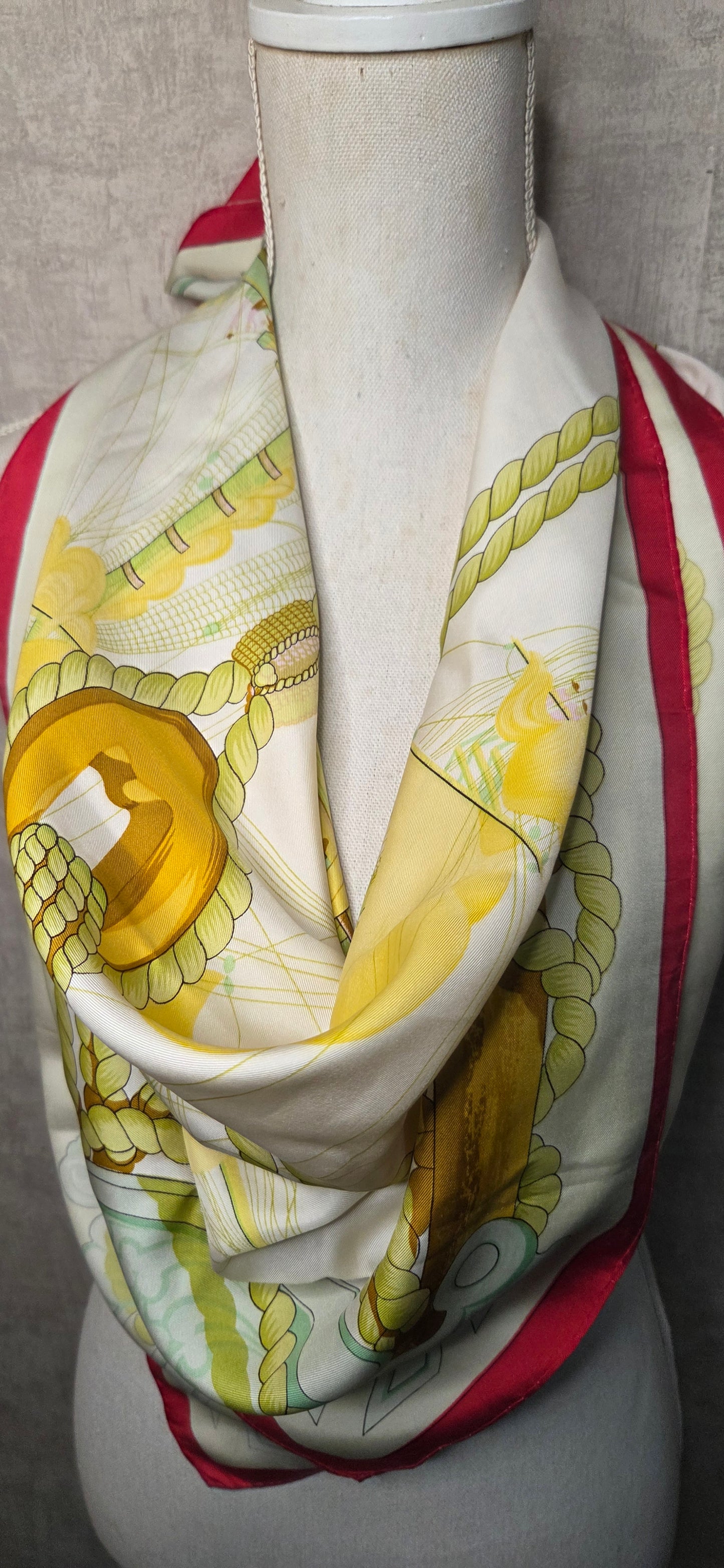 Carré Hermès en twill de soie intitulé "Tribord "