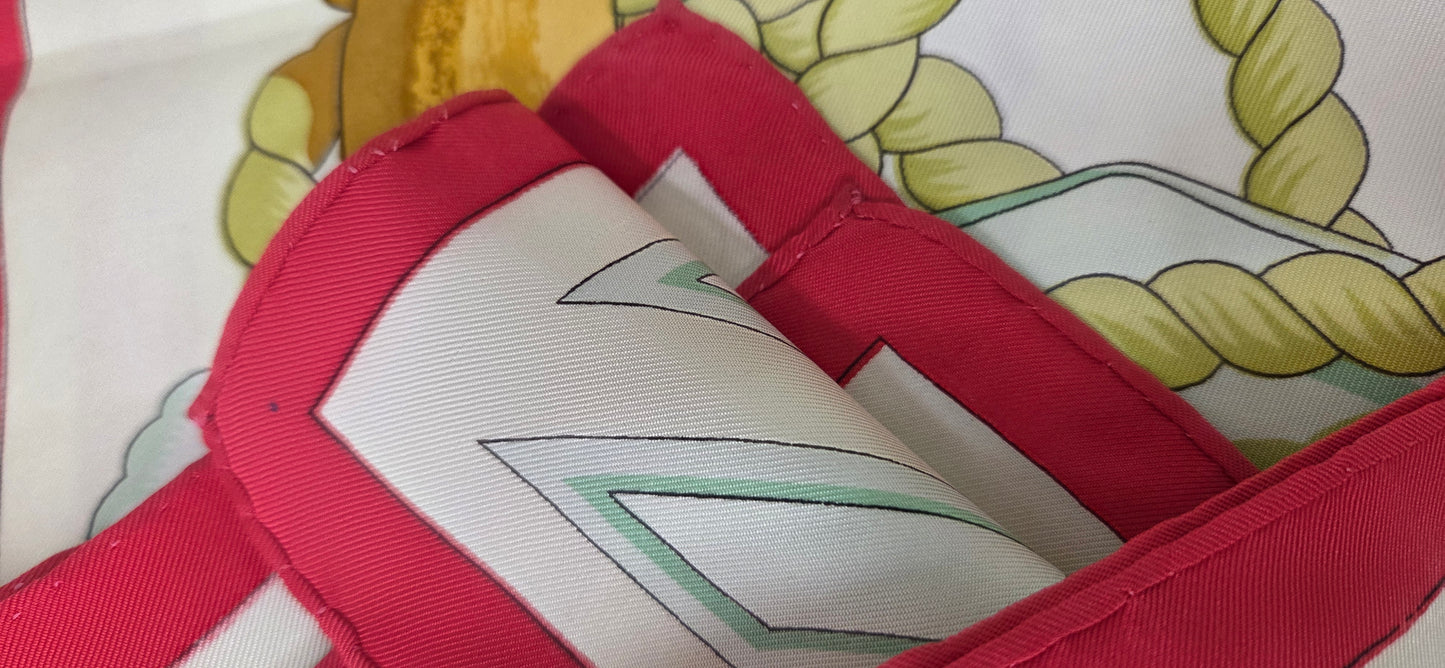 Carré Hermès en twill de soie intitulé "Tribord "