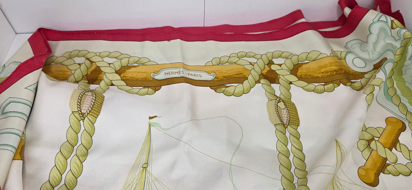 Carré Hermès en twill de soie intitulé "Tribord "