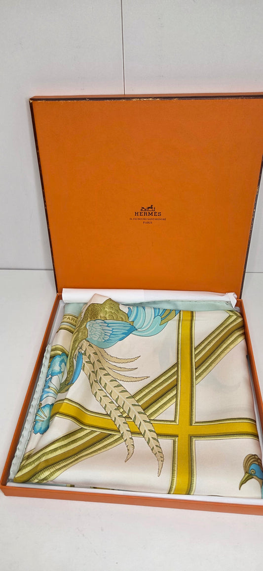 Carré Hermès en twill de soie intitulé "Caraïbes "