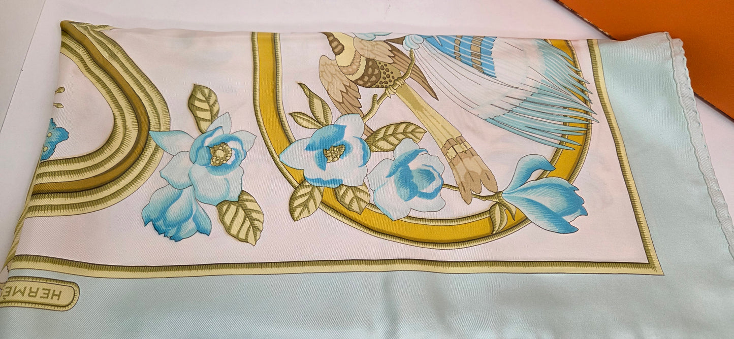 Carré Hermès en twill de soie intitulé "Caraïbes "