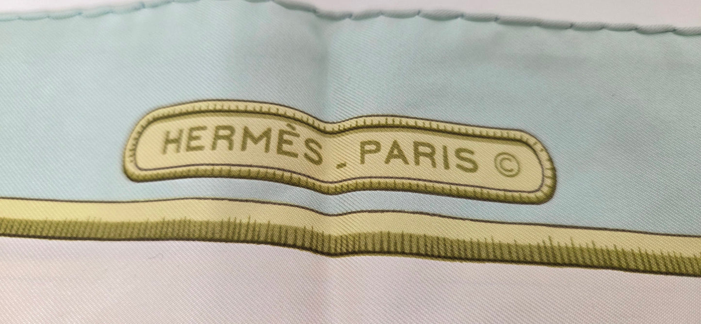 Carré Hermès en twill de soie intitulé "Caraïbes "