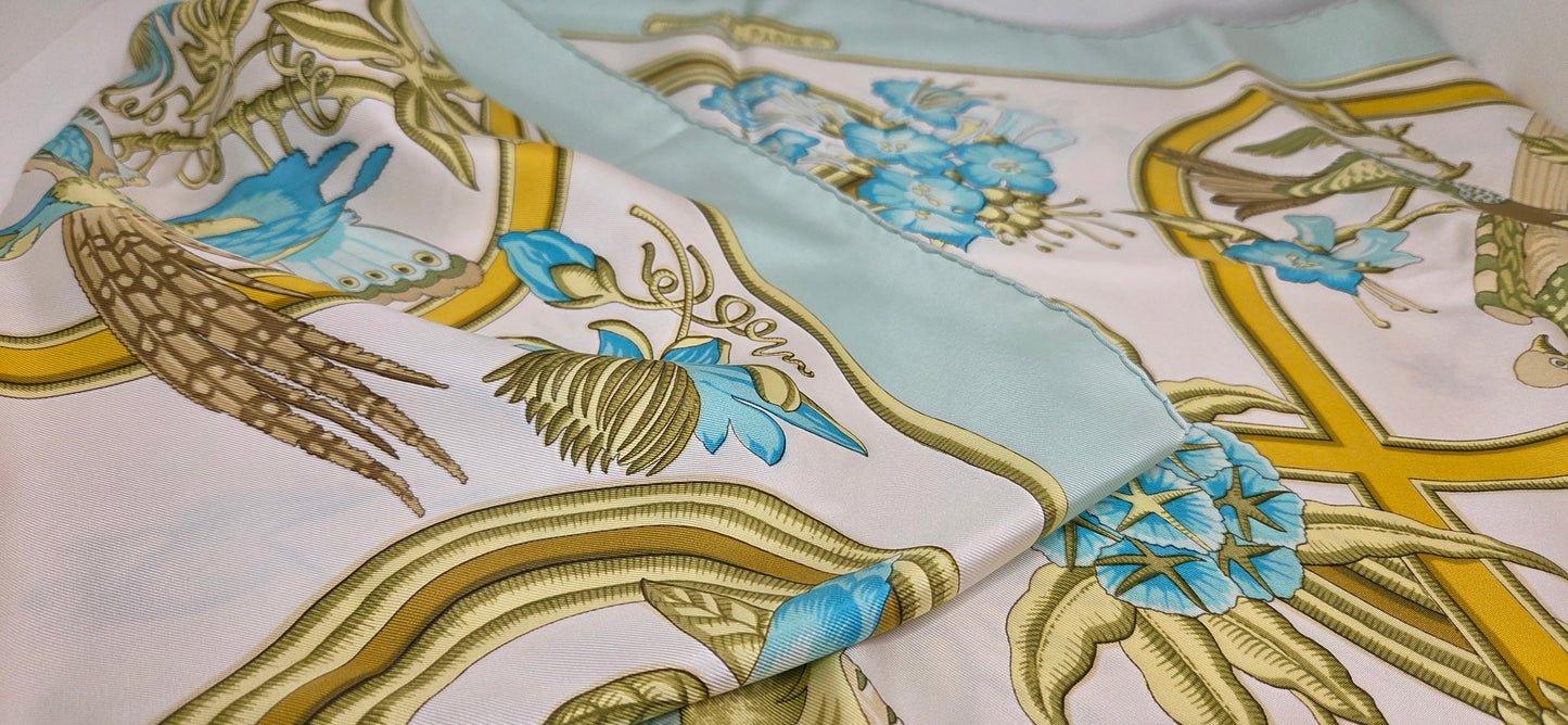 Carré Hermès en twill de soie intitulé "Caraïbes "