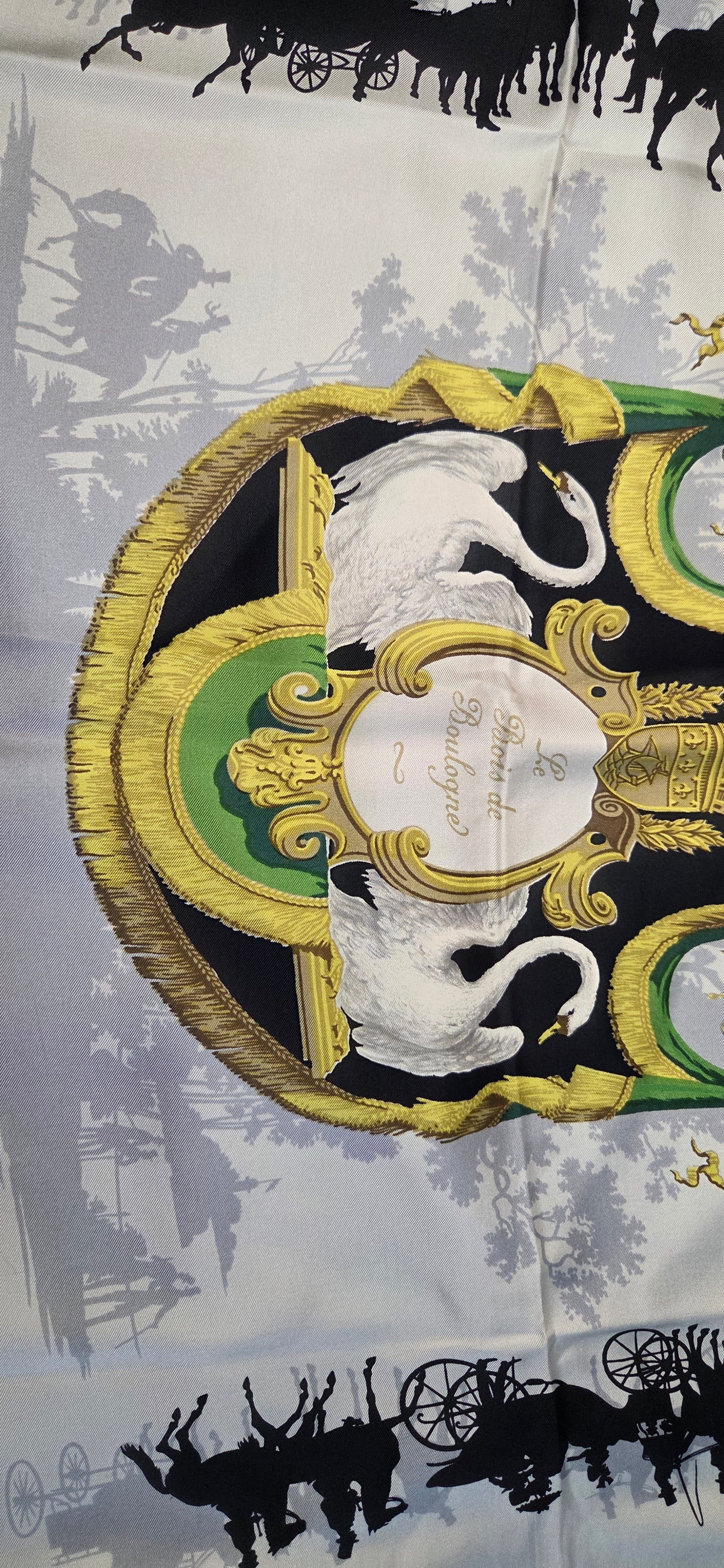 Carré Hermès en twill de soie intitulé "Les Bois De BOULOGNE "