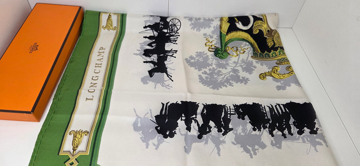 Carré Hermès en twill de soie intitulé "Les Bois De BOULOGNE "