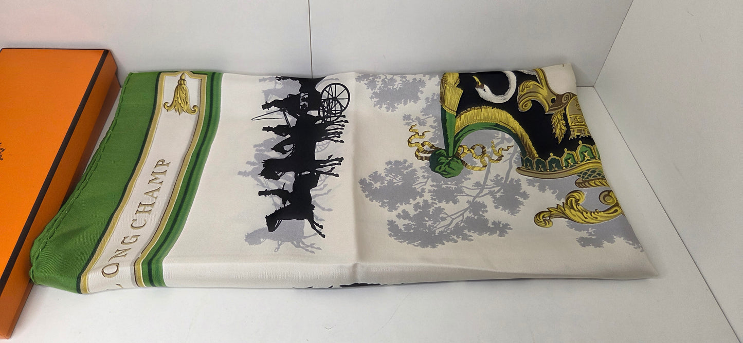 Carré Hermès en twill de soie intitulé "Les Bois De BOULOGNE "