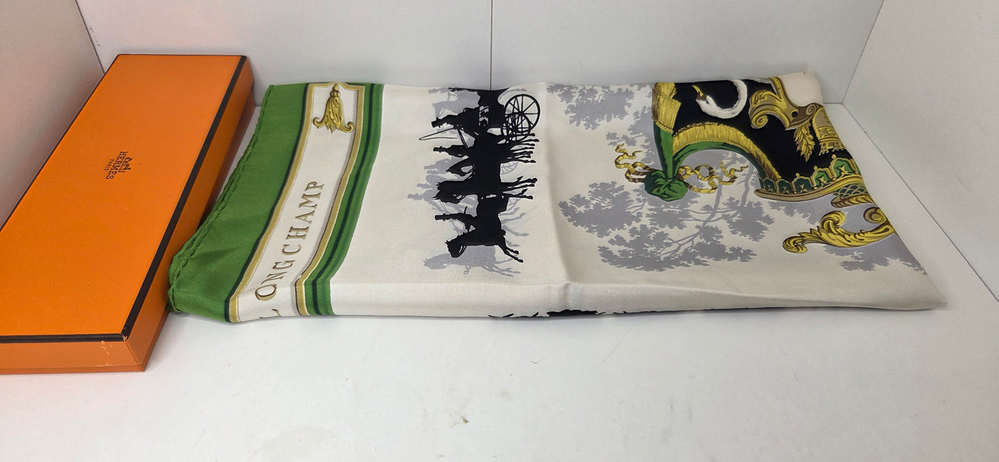 Carré Hermès en twill de soie intitulé "Les Bois De BOULOGNE "