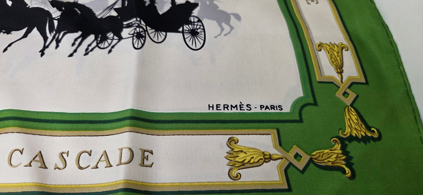Carré Hermès en twill de soie intitulé "Les Bois De BOULOGNE "