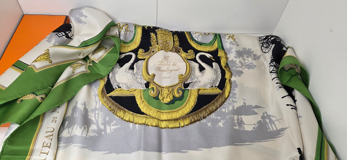 Carré Hermès en twill de soie intitulé "Les Bois De BOULOGNE "