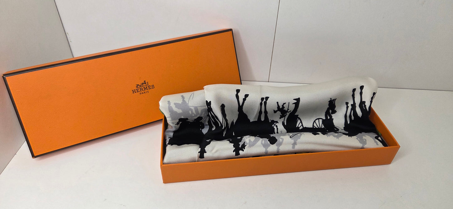 Carré Hermès en twill de soie intitulé "Les Bois De BOULOGNE "