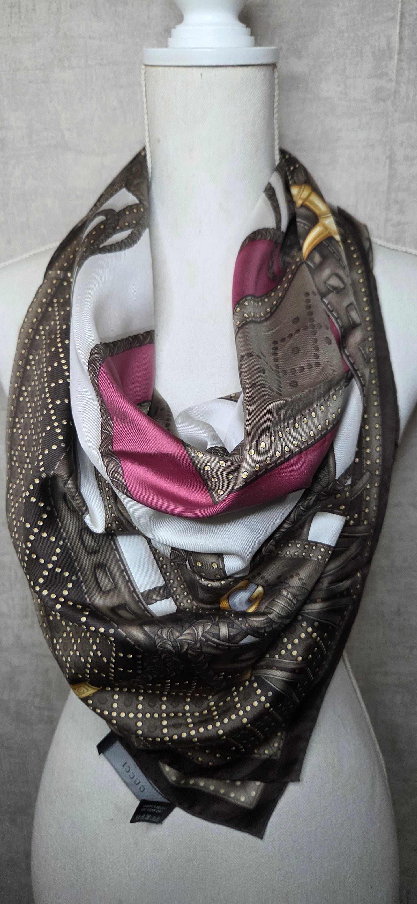 Carré  Gucci En Twill De Soie