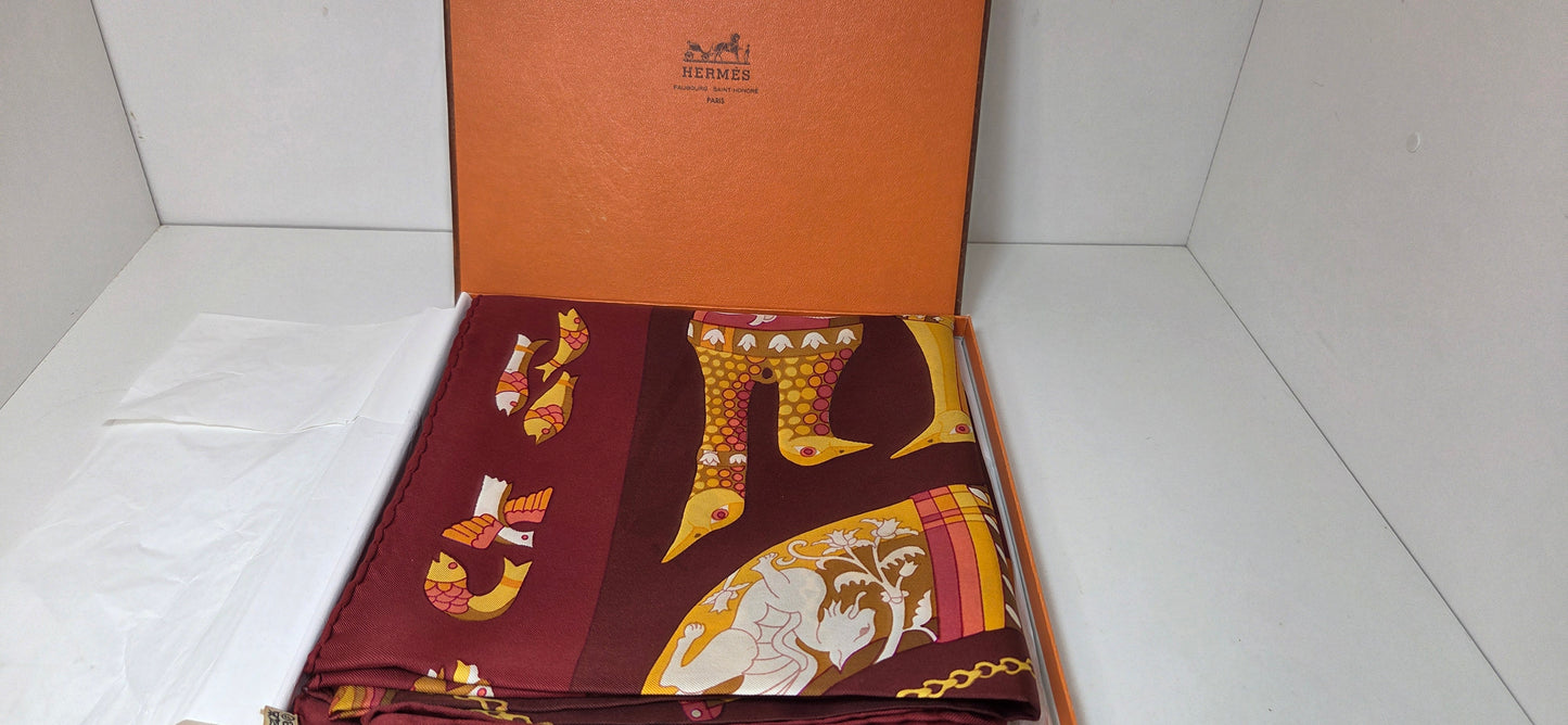 Carré Hermès en twill de soie intitulé "Ritote"