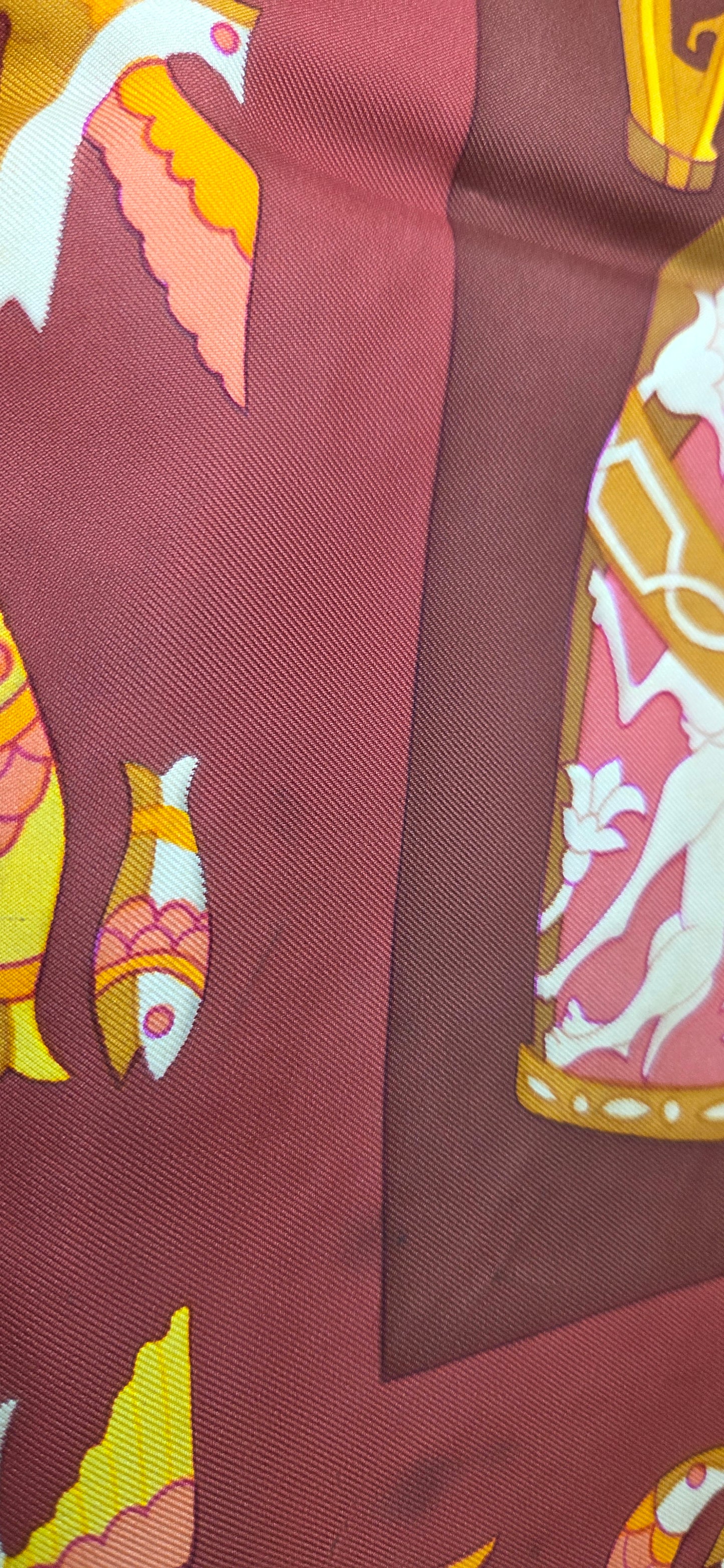 Carré Hermès en twill de soie intitulé "Ritote"