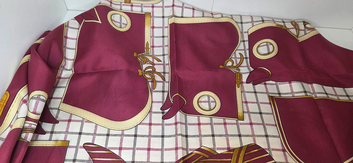 Carré Hermès en twill de soie intitulé "Camails "