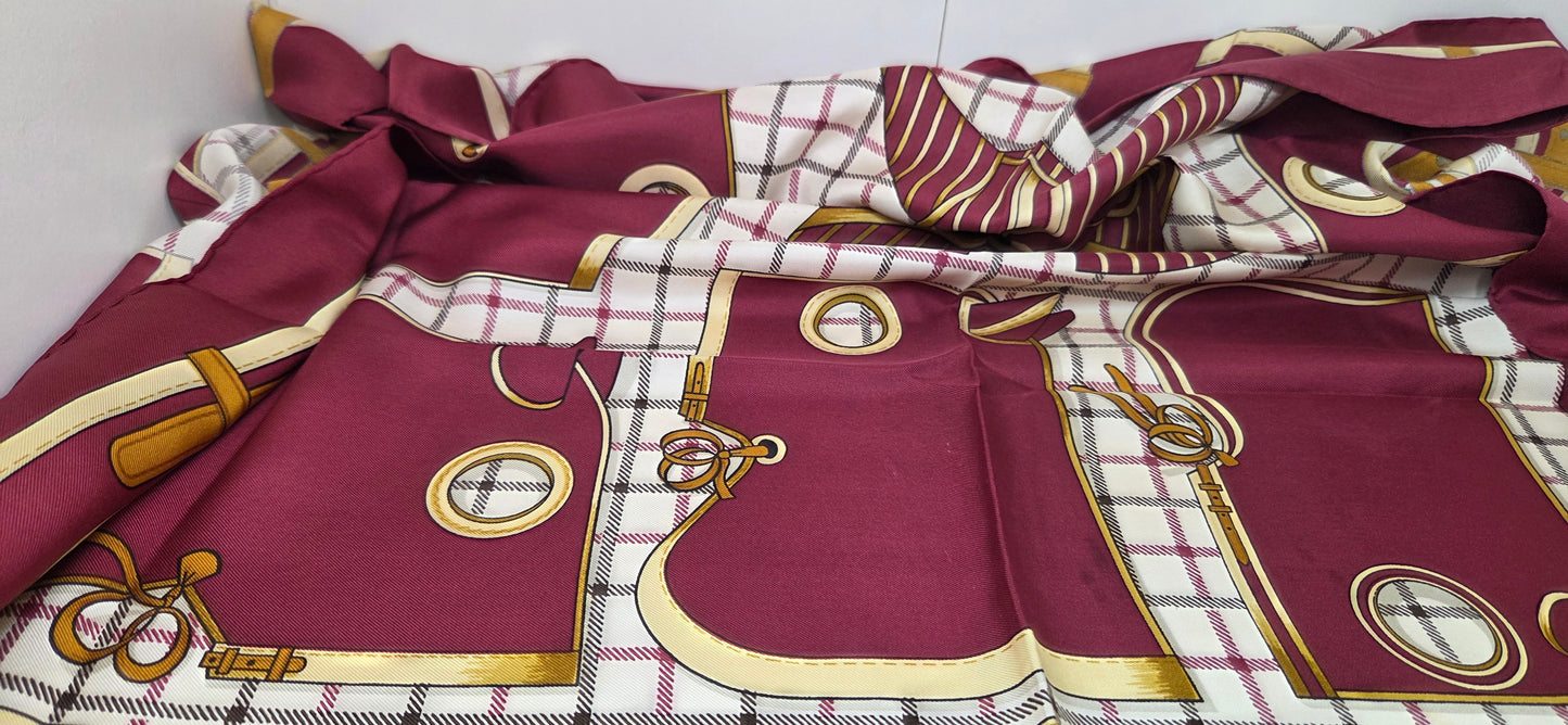 Carré Hermès en twill de soie intitulé "Camails "