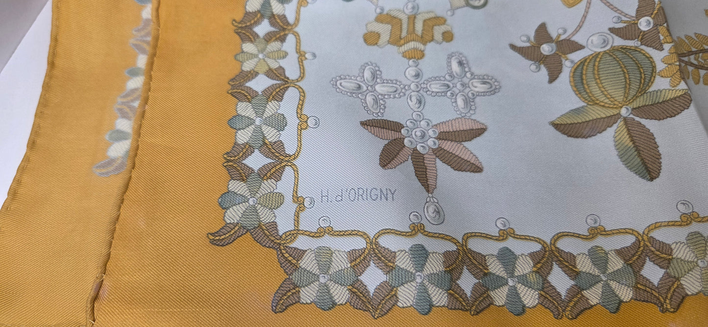 Carré Hermès en twill de soie intitulé "Sheherazade"