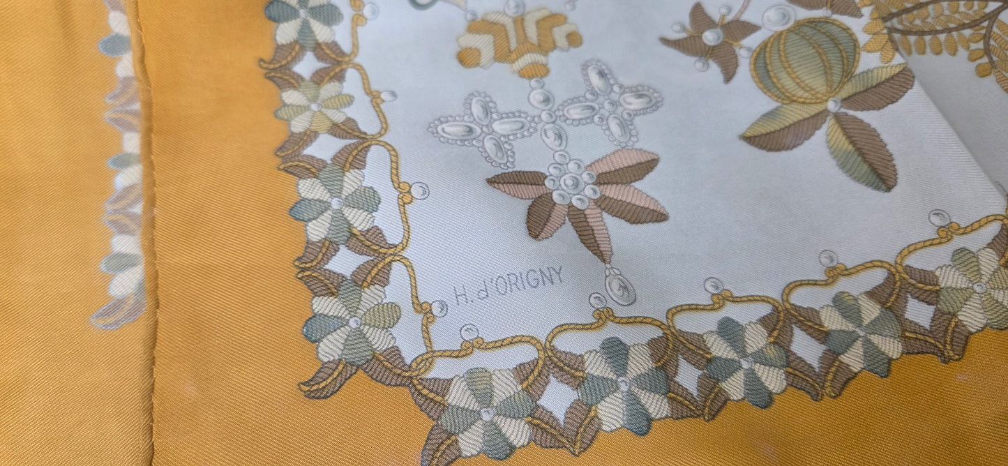 Carré Hermès en twill de soie intitulé "Sheherazade"