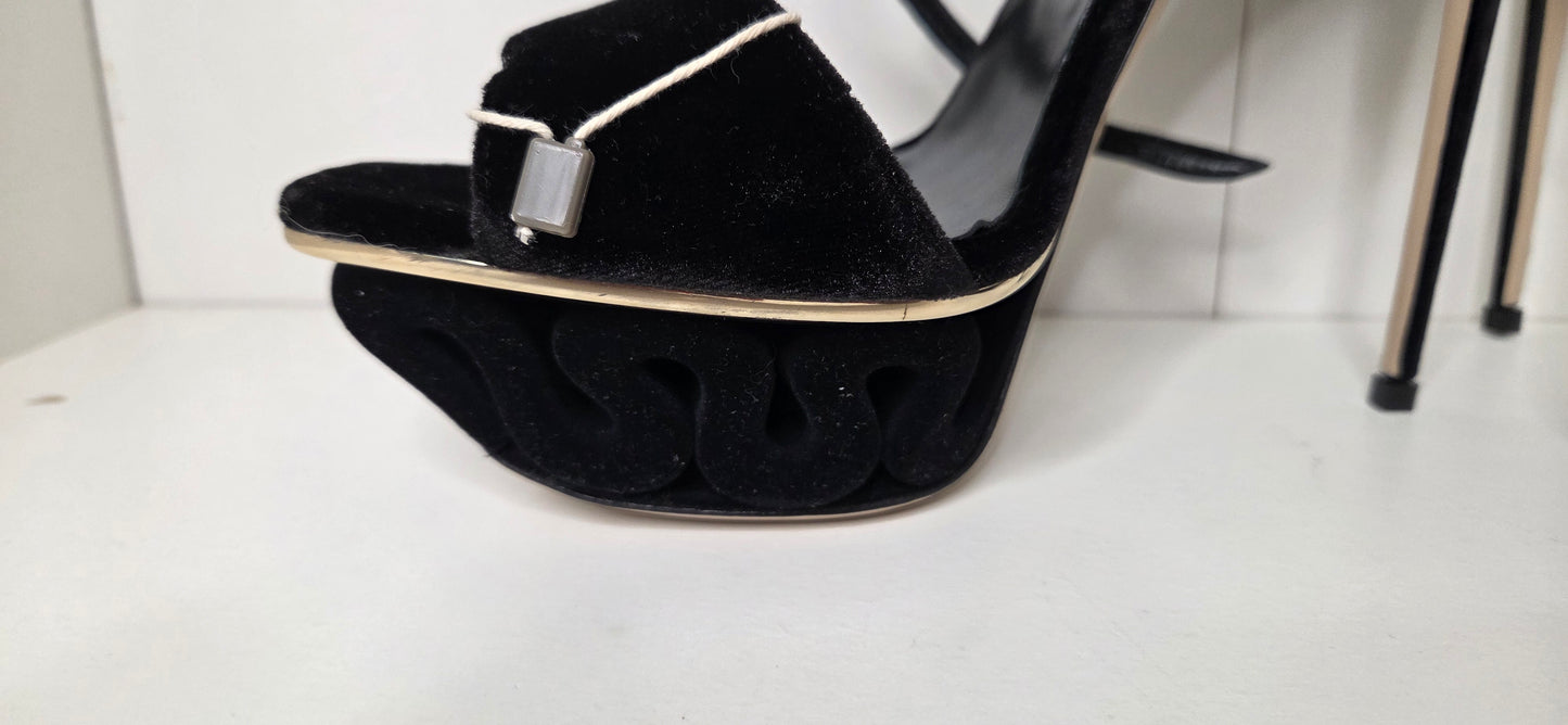 Le Silla Heels/Escarpins T40
