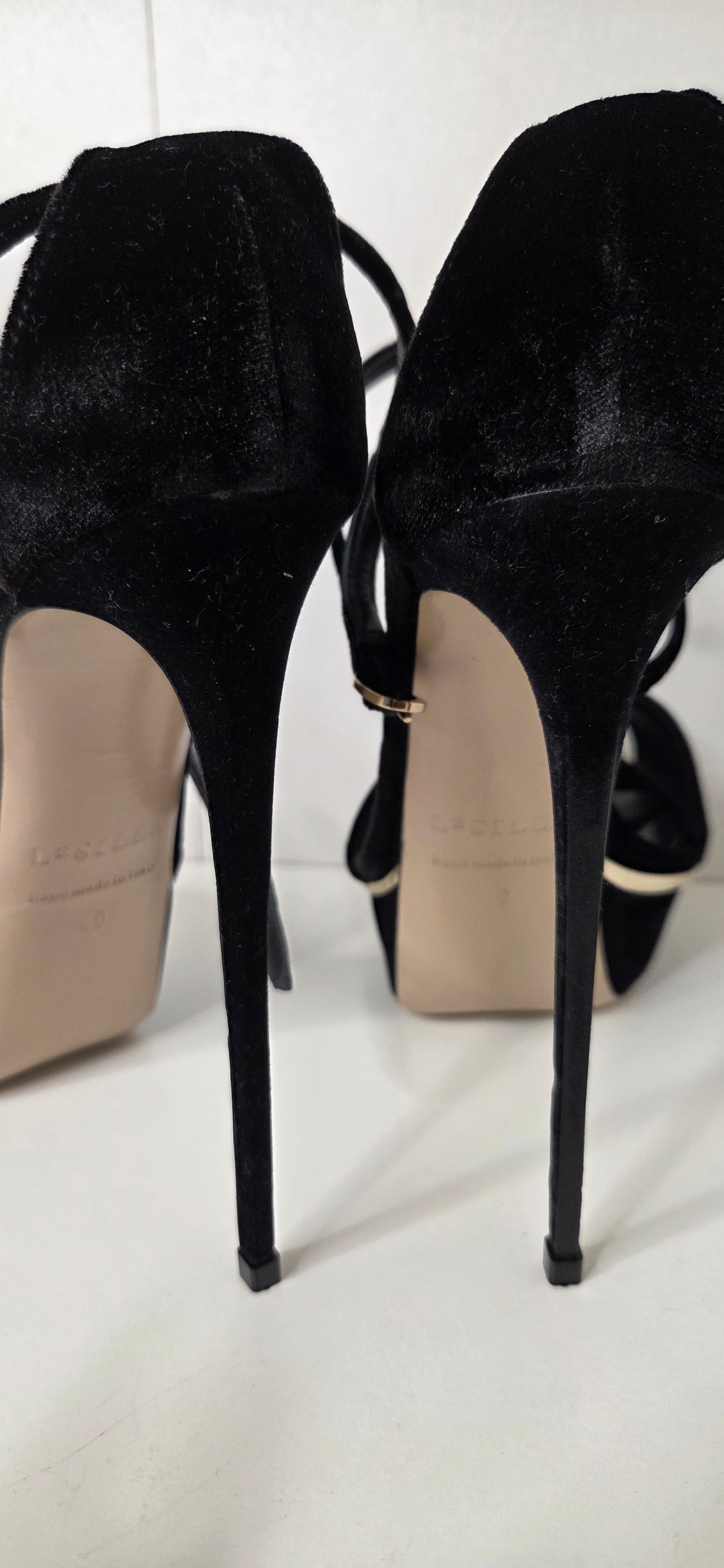 Le Silla Heels/Escarpins T40