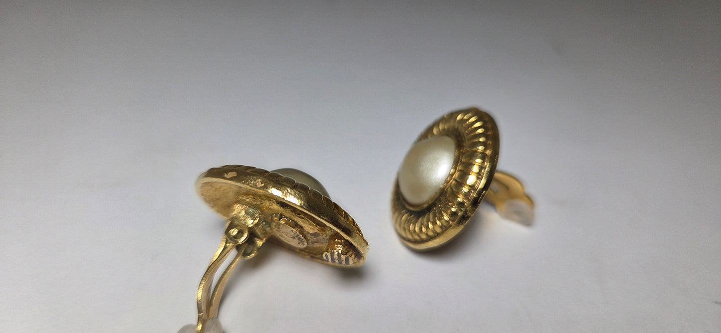 Chanel Earrings Vintage Good