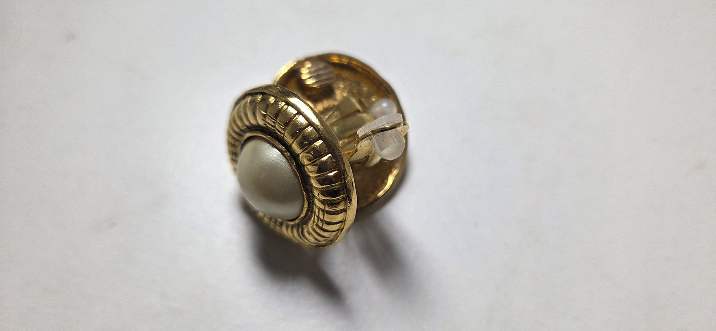 Chanel Earrings Vintage Good