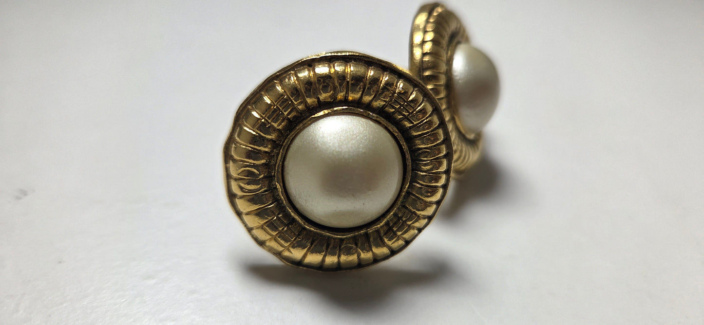 Chanel Earrings Vintage Good