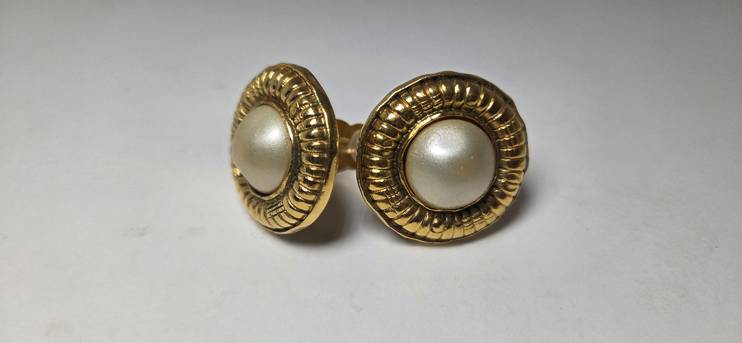 Chanel Earrings Vintage Good