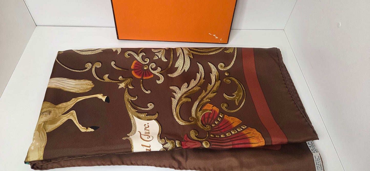Carré Hermès en twill de soie intitulé " Le Cheval Turc "