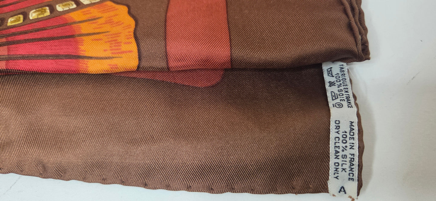 Carré Hermès en twill de soie intitulé " Le Cheval Turc "